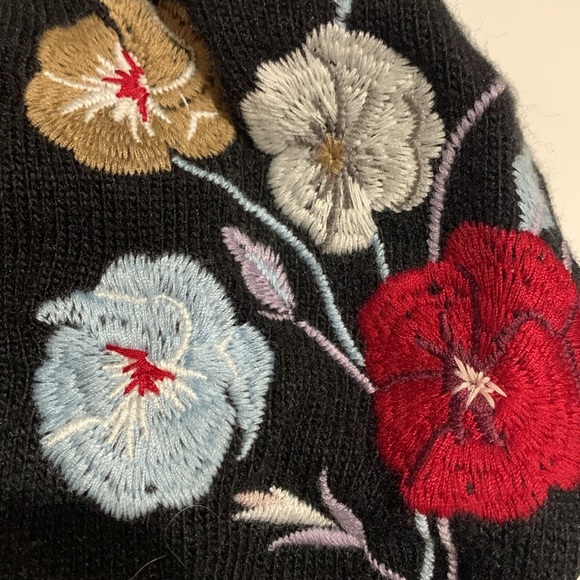 LOFT cold shoulder sweater/knit top - Picture 4 of 12